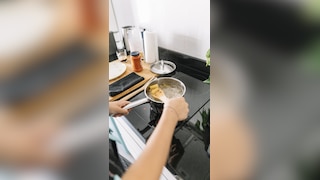 Portable Induction Cooktop with Digital Display