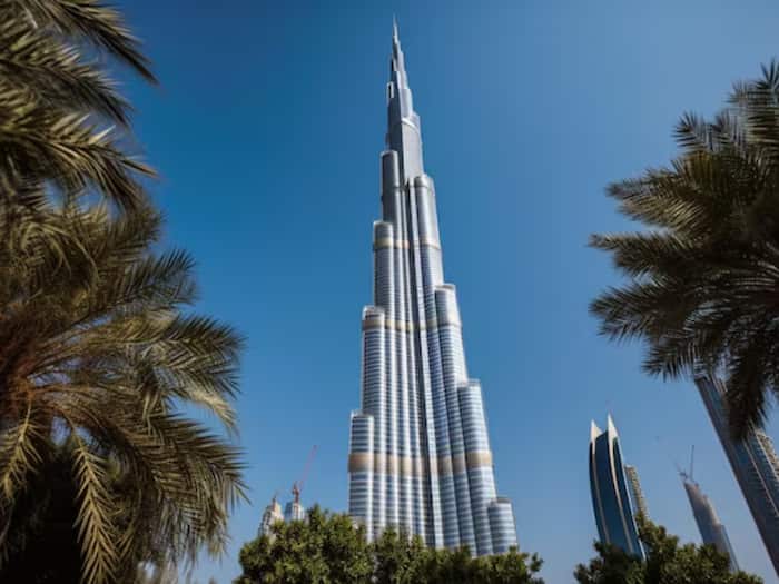 Burj Khalifa height and floors