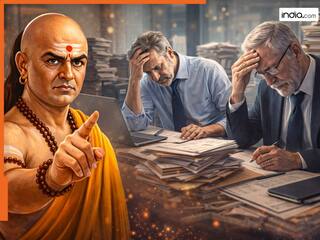 Chanakya Niti: उम्र से पहले बूढ़े दिखने लगते हैं ऐसे लोग, आचार्य चाणक्य ने बताई वो आदतें जो जल्दी बना देती हैं बुजुर्ग