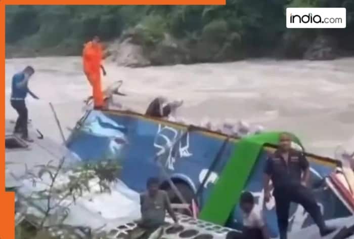 7 Indian pilgrims die, 7 get injured after their minibus falls into gorge in Nepal; Were returning from Manakamana Temple