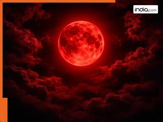 2026 में इस दिन आसमान में दिखेगा अद्भुत नजारा, बिल्कुल खून की तरह लाल नजर आएगा चांद