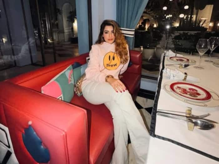 Ishan kishan aditi hundia  6