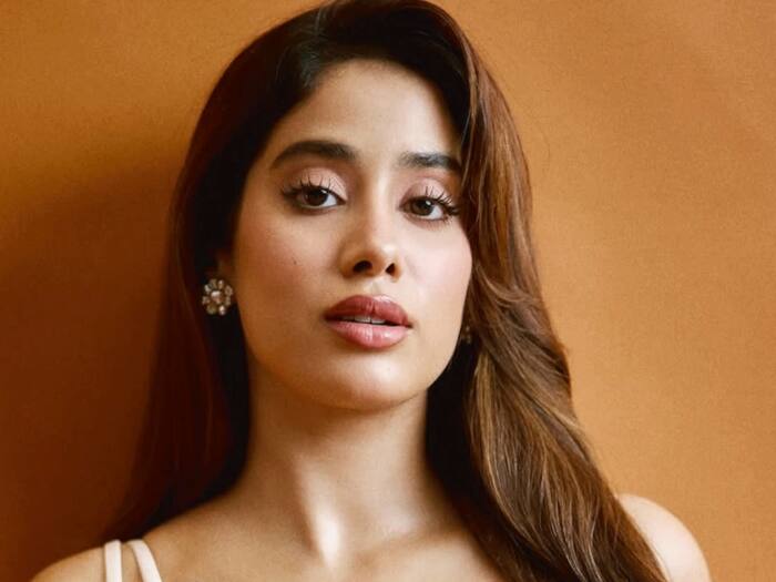 Janhvi kapoor debut and det