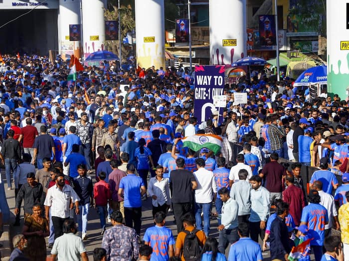 Narendra modi stadium fans