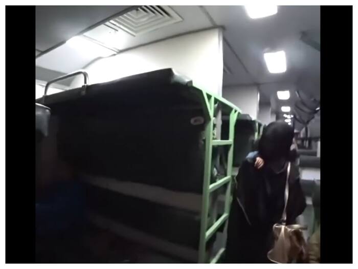 Pakistan First Class Train