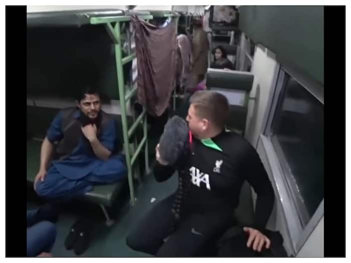 Foreign Vlogger Pakistan Train Video