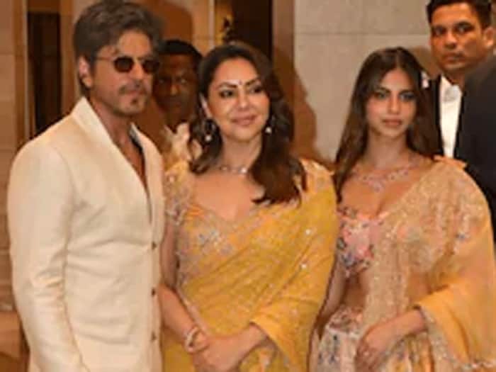 Shahrukh khan at arjun wedd