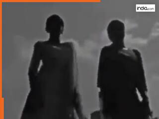 Girls Dance Video: खुले मैदान में डांस कर रही थीं लड़कियां, तभी जो हुआ पेट पकड़कर हंसेंगे आप | देखें वीडियो