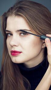 Natural Look Eyebrow Shaping Pencil