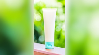 Non-Greasy Daily Use Sunscreen for beauty Look