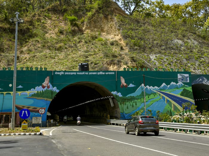 Delhi Dehradun Expressway length and making cost