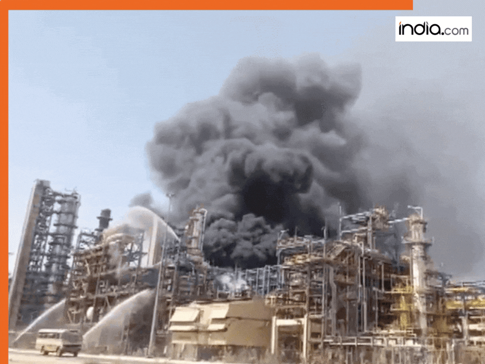 PM मोदी के उद्घाटन से एक दिन पहले ही राजस्थान की रिफाइनरी में लगी भीषण आग- VIDEO देखकर दहल जाएंगे आप!