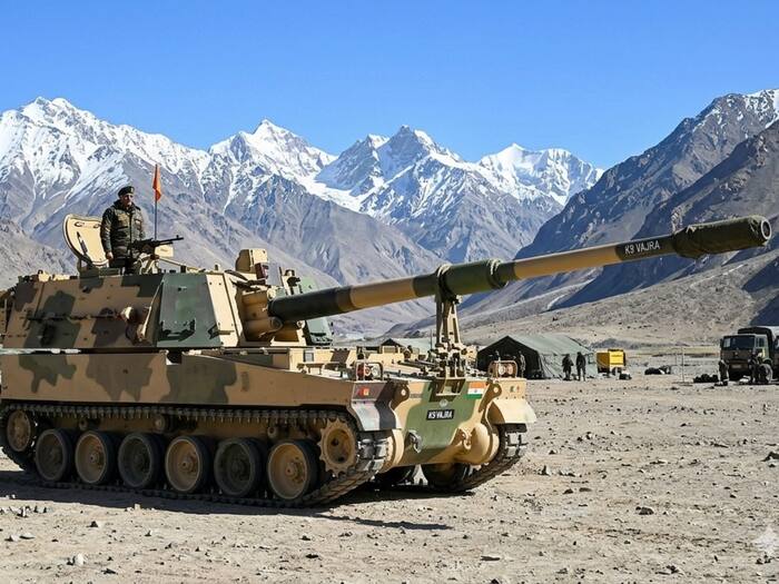Self propelled howitzer
