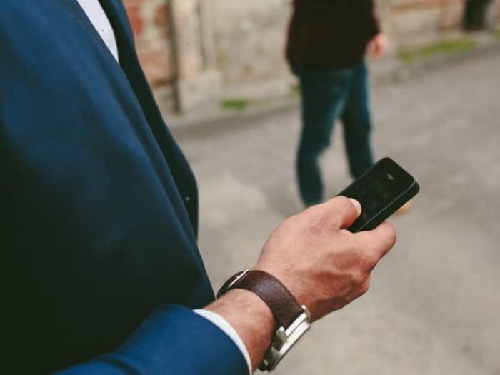 How satellite phones work