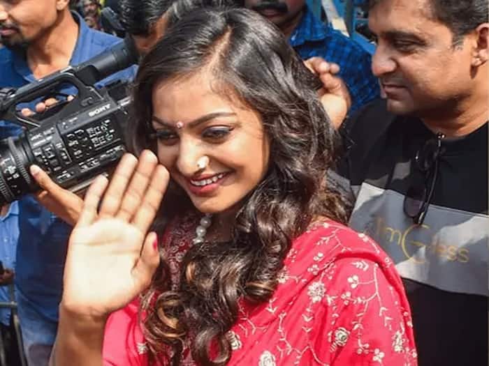 Monalisa Farman Khan marriage controversy