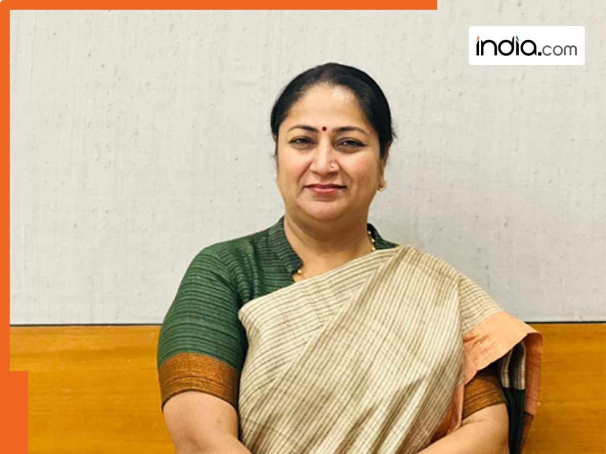 "I can come at any time...", CM Rekha Gupta's warns private schools against any form of coercion in Delhi