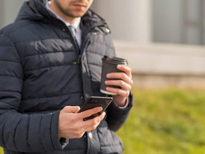 Satellite phone India law