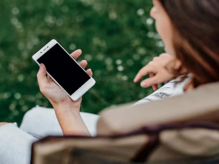 Satellite phone vs normal phone