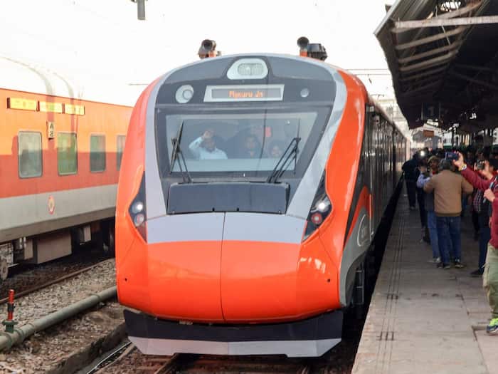 Vande bharat train  1    Copy