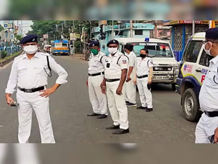 Kolkata police unique uniform