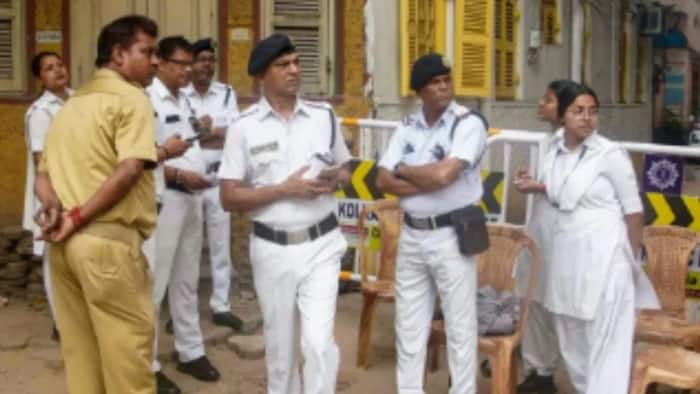Calcutta police white dress