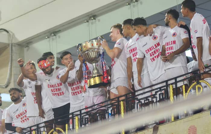 Streets of Kolkata erupt as East Bengal FC end 22-year wait to clinch ISL title, fans react with...
