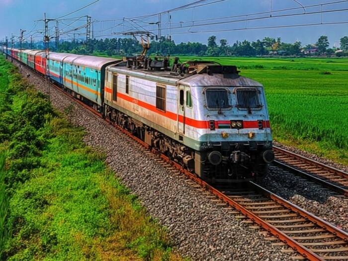 Bengaluru Mumbai train 17 LBH coaches