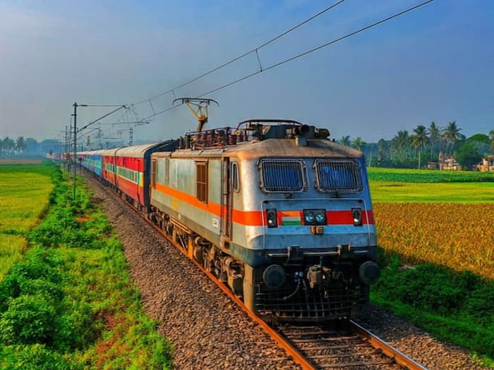 Bengaluru Mumbai train 17 LBH coaches