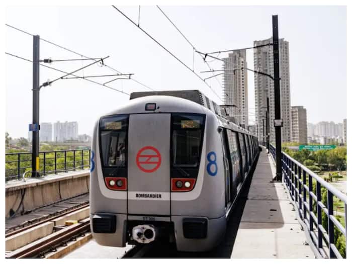 Din Bhar Me Kitna Kamati Hai Delhi Metro