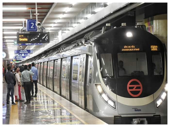 Delhi Metro Revenue Per Day