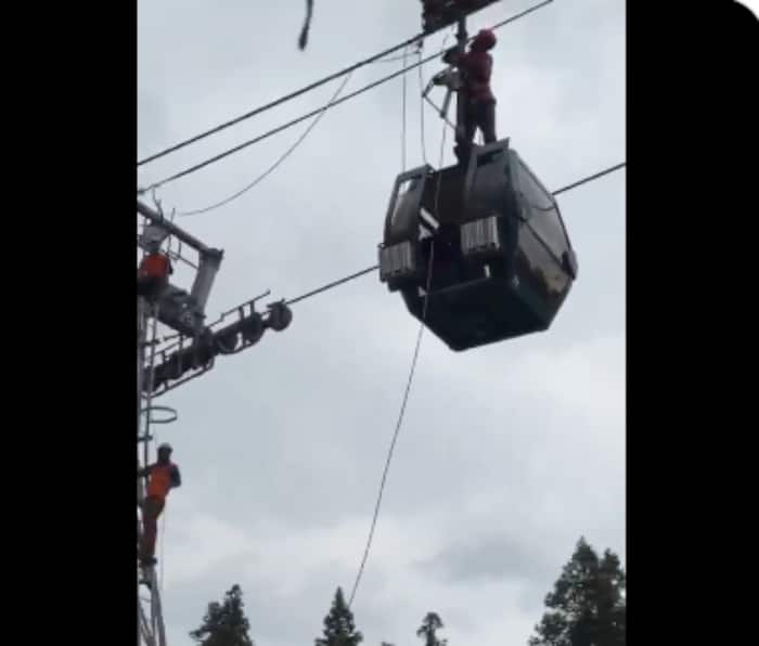 Panic at 13,000 feet! 300 tourists stranded in Gulmarg cable cars rescued after dramatic midnight operation