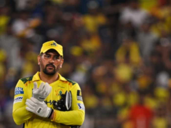MS Dhoni CSK star earning