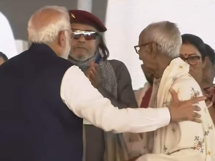 Who is Makhanlal Sarkar