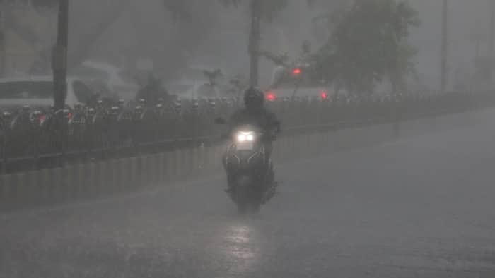 Extremely severe weather alert in Delhi-NCR: Capital may receive thunderstorm, hail in next 3 hours | Check details
