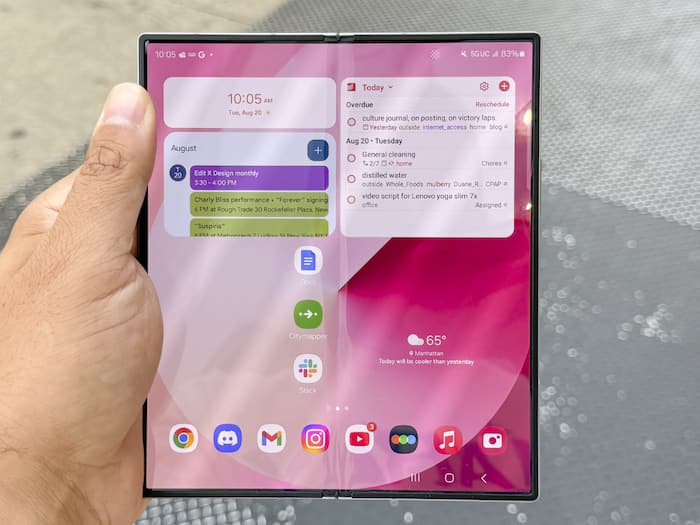 Foldable phone camera performance