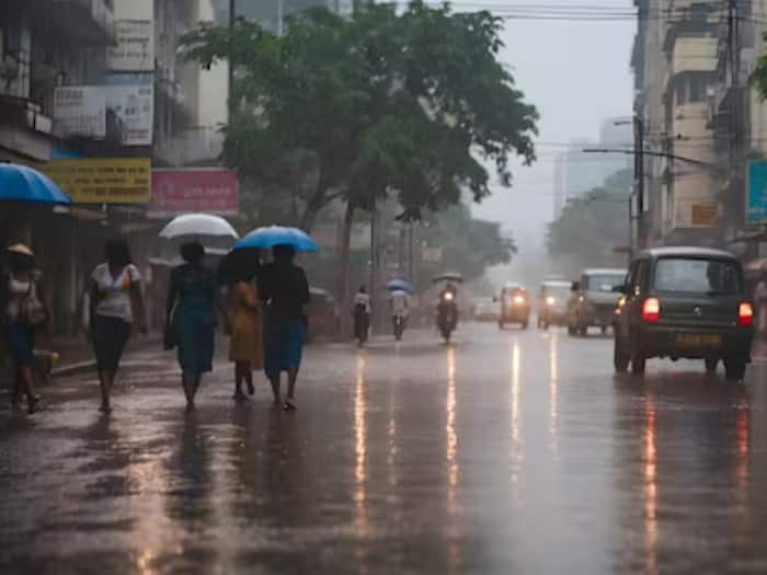 Why monsoon enters through Kerala