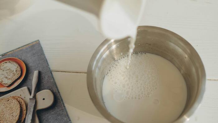 How many minutes to boil milk