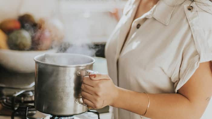 How many minutes to boil milk