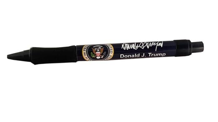 Which pen Donald Trump use