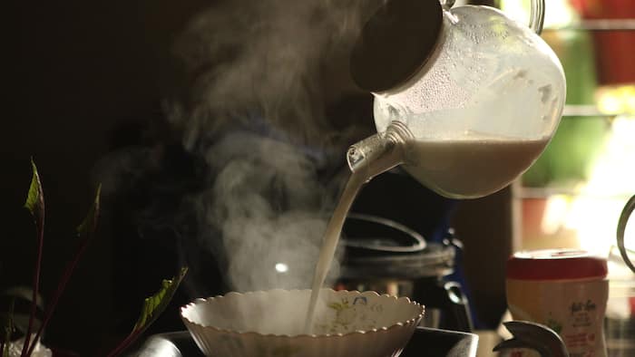 How many minutes to boil milk