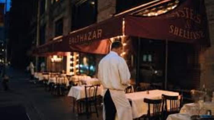 France Waiter Salary  1