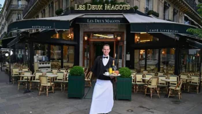 France Waiter Salary  4