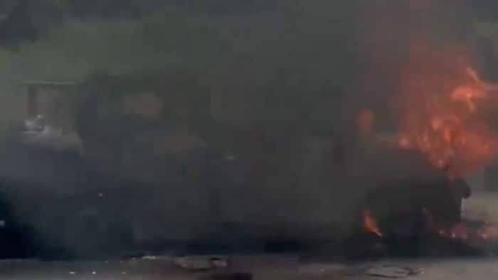 Karnataka man kidnaps, stabs former girlfriend; dies after getting stuck in burning car