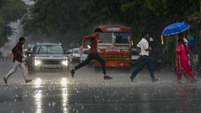Mumbai Monsoon Latest Update: Rain and thunderstorms likely in Mumbai, Palghar, Thane, Raigad, Ratnagiri, Sindhudurg, IMD issues alert