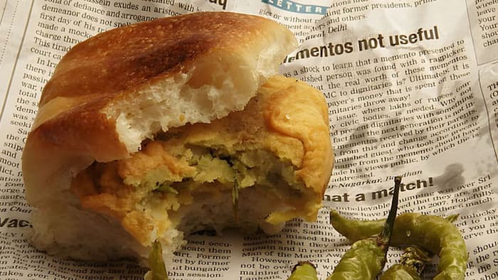 Take note Mumbaikars! FSSAI warns Mumbai vendors from using..., issues fresh warning for serving food items