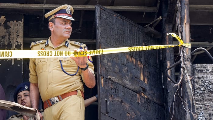 Lucknow Fire: Yogi government launches special drive against illegal coaching centres, fire department attempts to distance itself | Top Updates