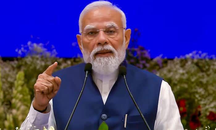 Prime Minister Narendra Modi addresses the NDA conclave (PM Modi)
