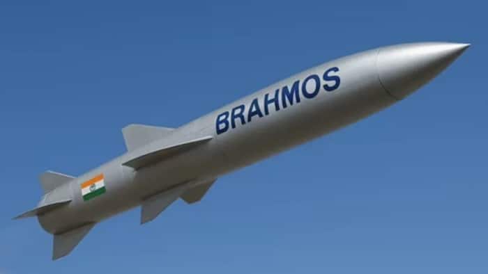 UAE, BrahMos missiles, Akashteer air defence system, India, Middle East tensions, United Arab Emirates, BrahMos, supersonic cruise missiles, Russia, Iran-Israel conflict, Strait of Hormuz, P-800 Oniks, Indian Armed Forces, Indian Army, Indian Navy, Indian Air Force