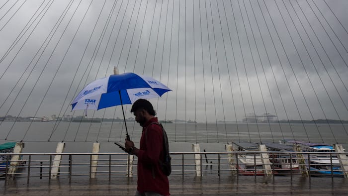 Karnataka Monsoon Update Today: Bengaluru, Mysuru, Hubballi, Shivamogga, Davanagere to receive heavy rainfall, IMD issues red alert