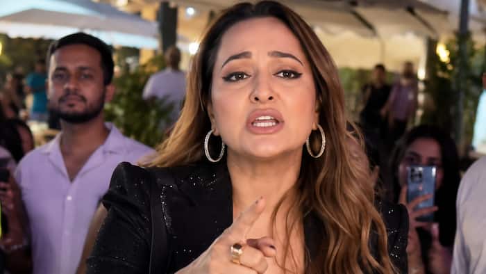 Angry Sonakshi Sinha asks paparazzi to stop filming amid outing with Zaheer Iqbal and family: ‘Bas guys’